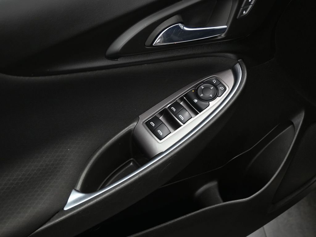 Used 2022 Chevrolet Malibu LT image 37