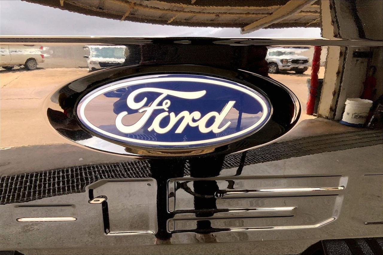 Certified 2025 Ford F150 STX w/ Equipment Group 200A image 32