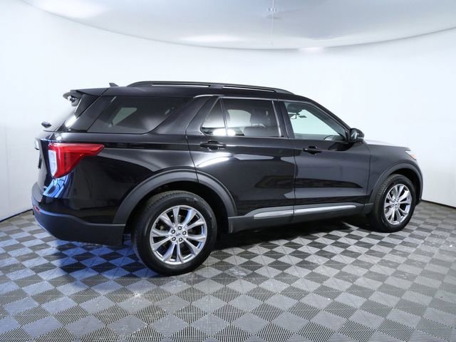 Certified 2024 Ford Explorer XLT w/ Equipment Group 202A AWD/4WD image 8