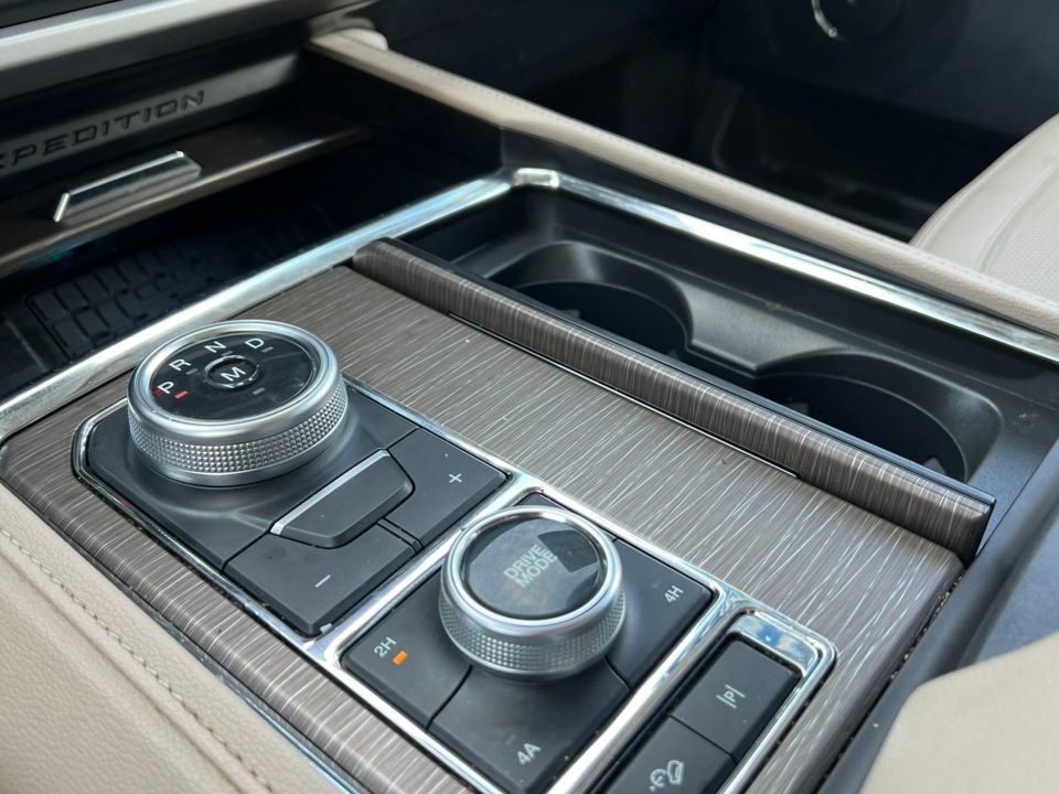 Certified 2022 Ford Expedition Limited image 37
