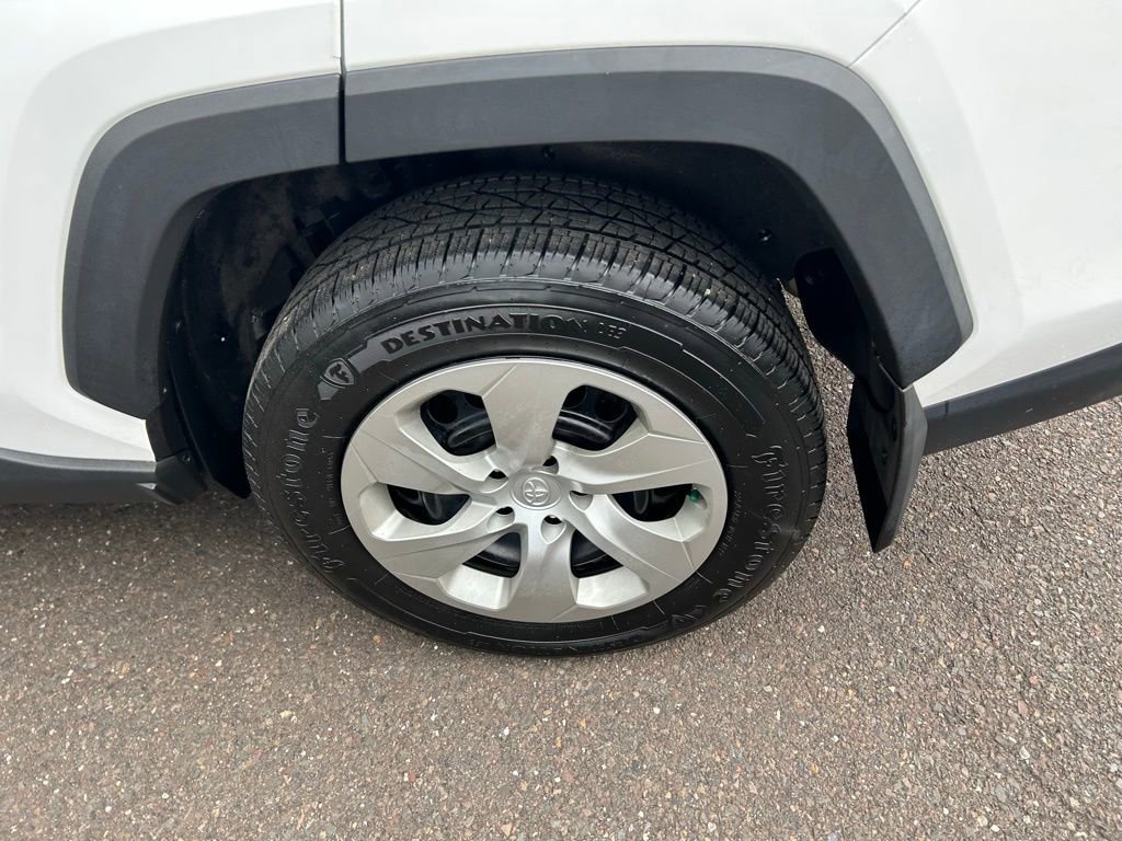 Used 2021 Toyota RAV4 LE AWD/4WD image 31