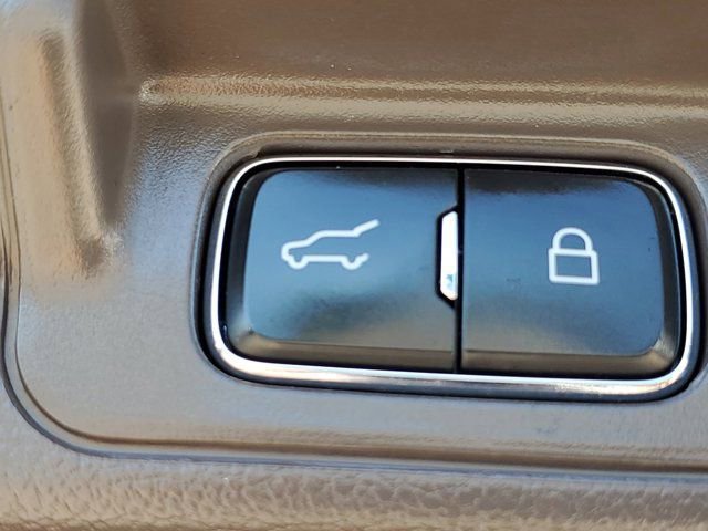 Certified 2020 Ford Explorer Platinum w/ Premium Technology Package image 14