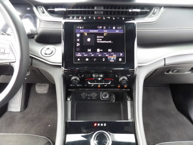Used 2023 Jeep Grand Cherokee Altitude AWD/4WD image 14