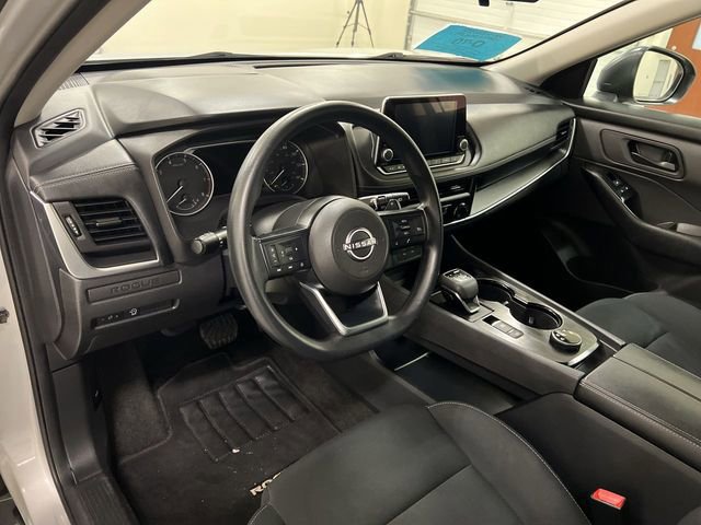 Used 2024 Nissan Rogue S image 12