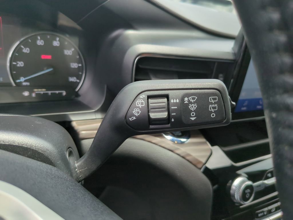 Certified 2023 Ford Explorer Limited w/ Equipment Group 301A AWD/4WD image 38