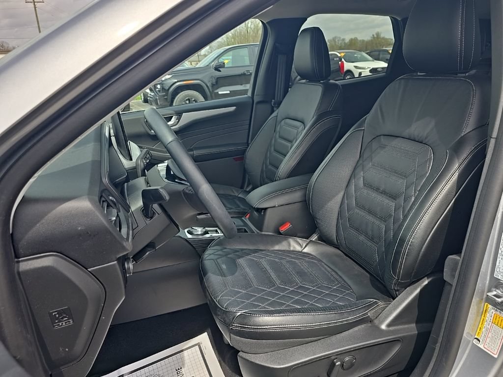 Certified 2023 Ford Escape Platinum w/ Premium Technology Package AWD/4WD image 18