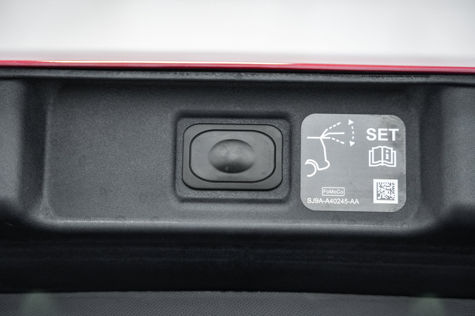 Certified 2025 Ford Mustang Mach-E Premium w/ Sport Appearance Package AWD/4WD image 10