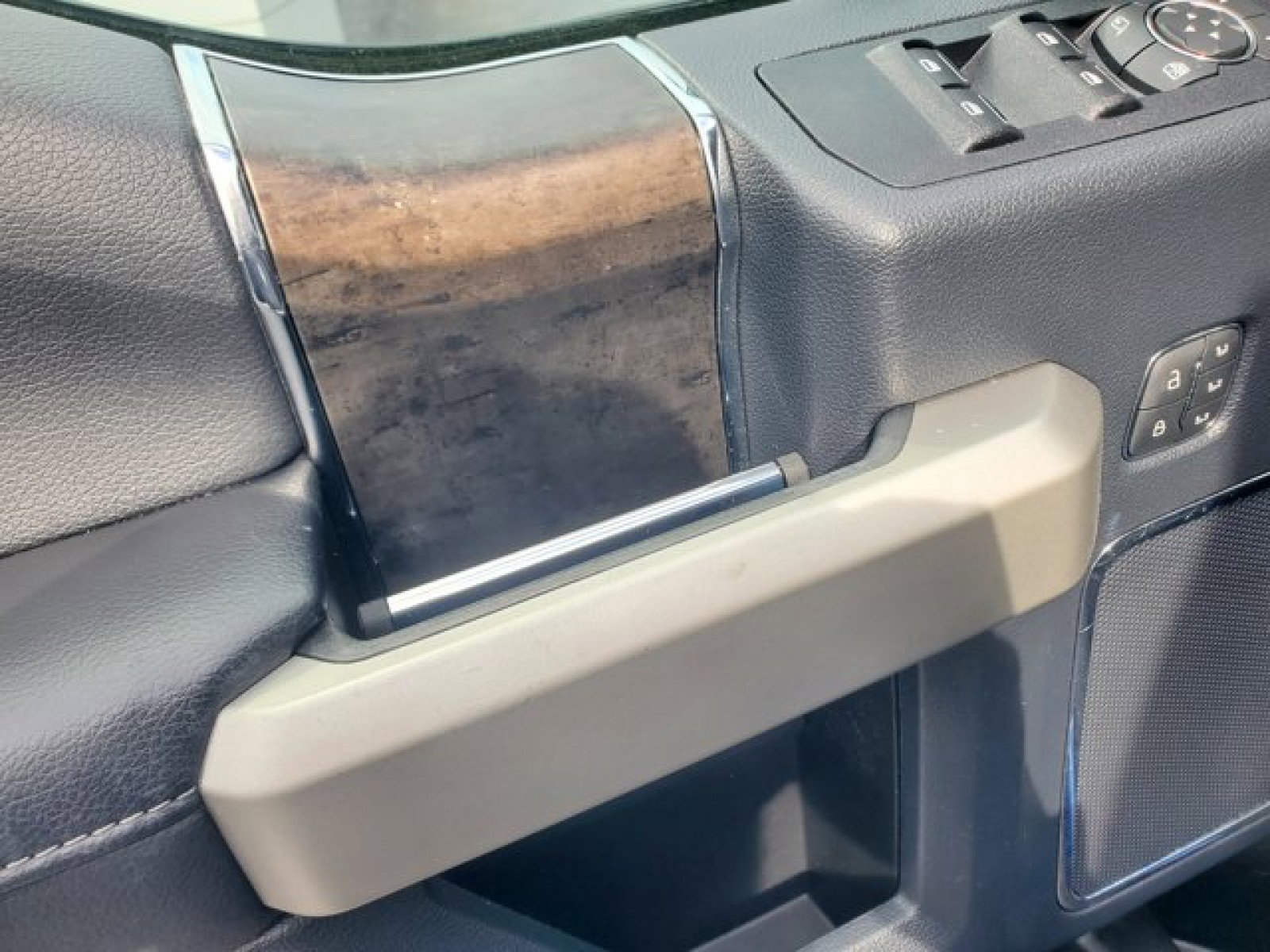 Certified 2022 Ford F250 Lariat w/ Tremor Off-Road Package image 14