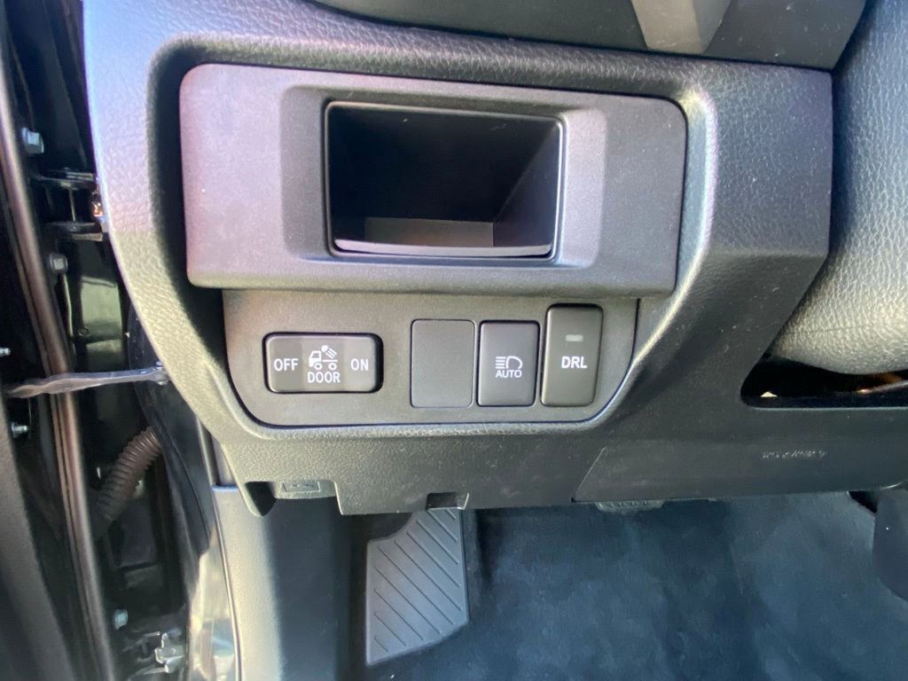 Used 2019 Toyota Tacoma SR5 RWD image 12