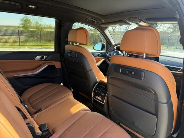 Used 2022 BMW X7 xDrive40i w/ M Sport Package image 8