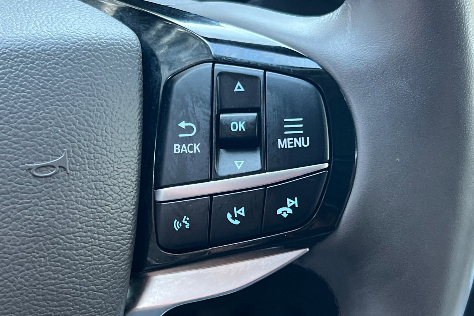 Certified 2022 Ford Explorer Platinum w/ Equipment Group 601A image 39