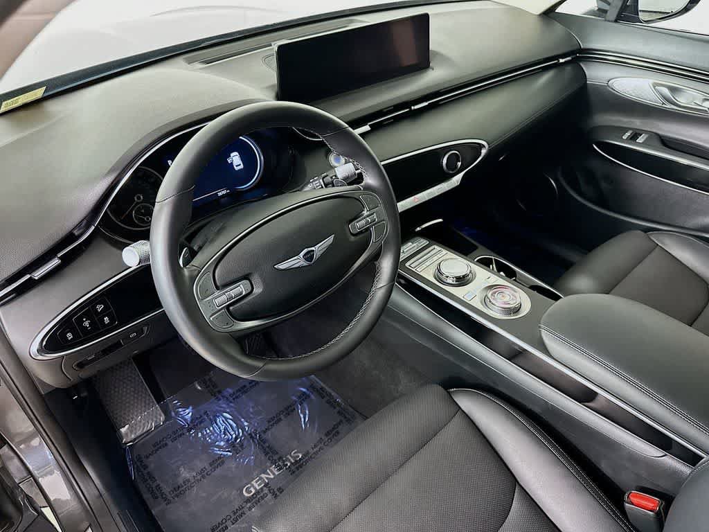 Used 2025 Genesis GV70 2.5T AWD/4WD image 2