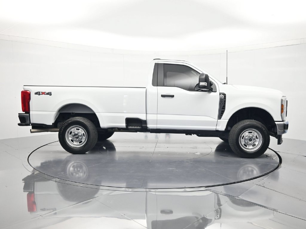 Certified 2025 Ford F250 XL w/ XL Driver Assist Package AWD/4WD image 4