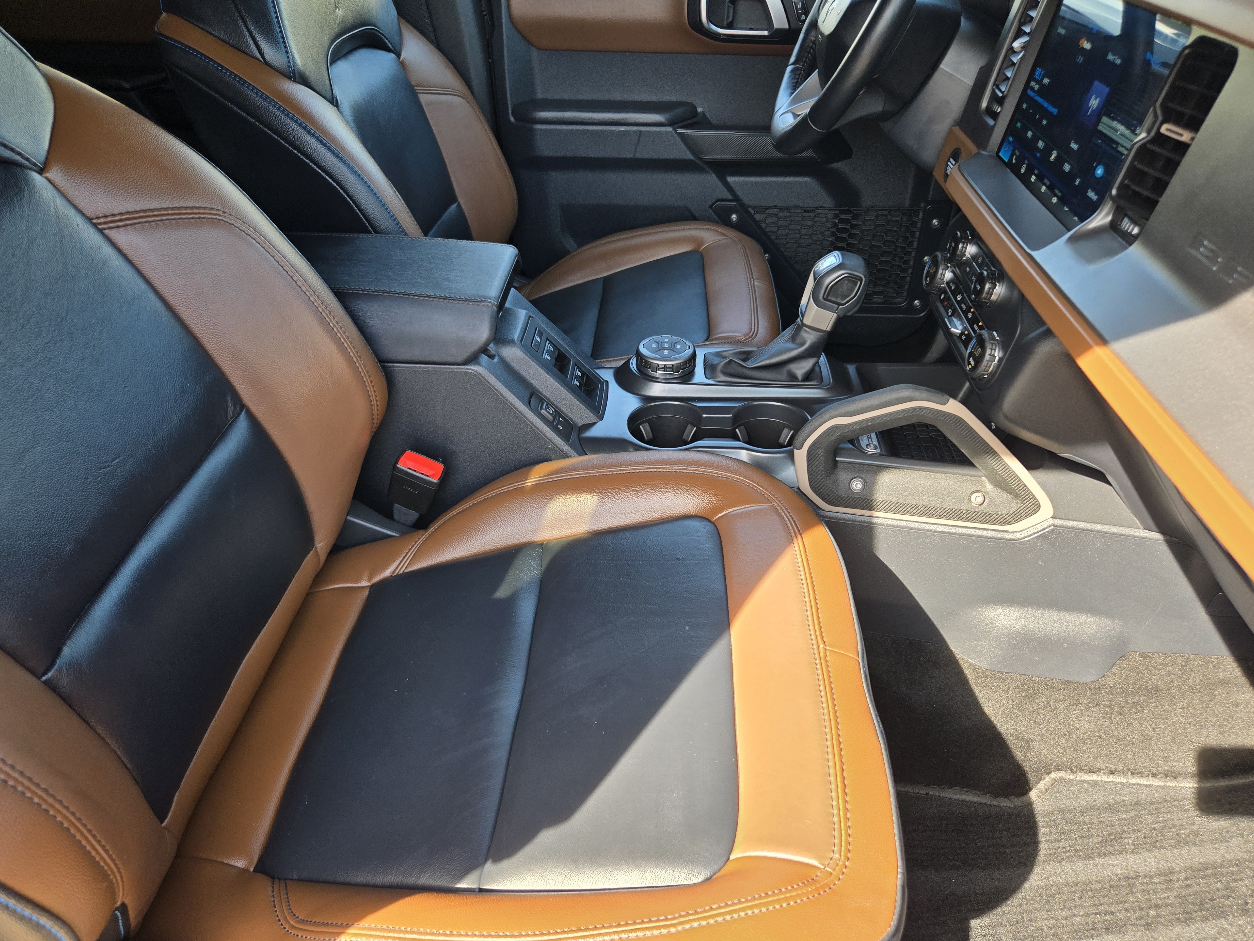 Certified 2024 Ford Bronco Outer Banks w/ Sasquatch Package AWD/4WD image 10