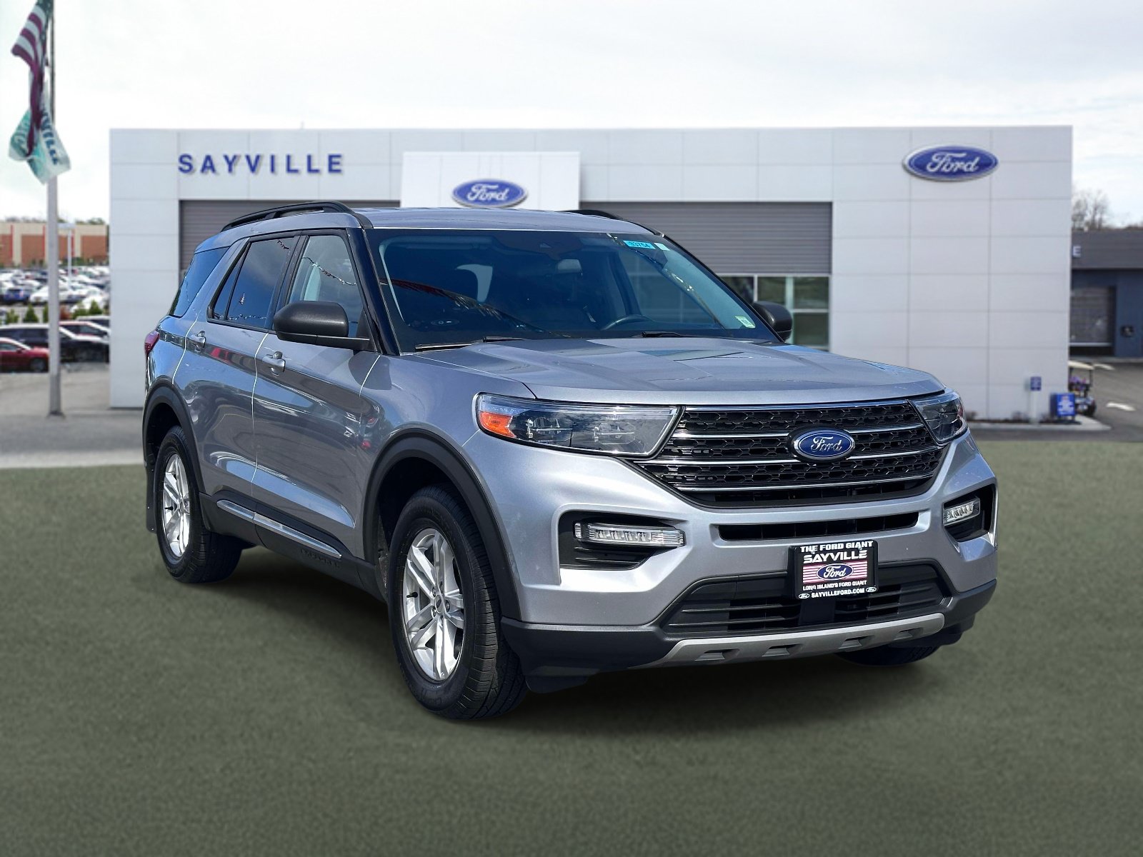 Certified 2022 Ford Explorer XLT w/ Equipment Group 202A AWD/4WD image 6