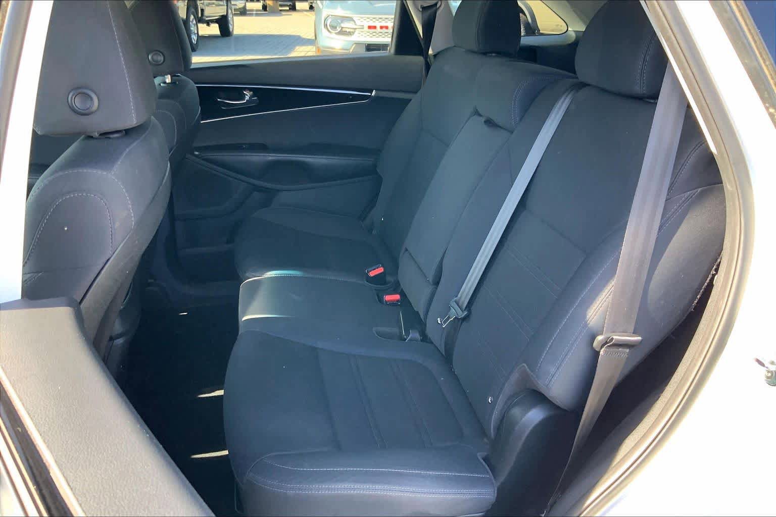 Used 2020 Kia Sorento L FWD image 20