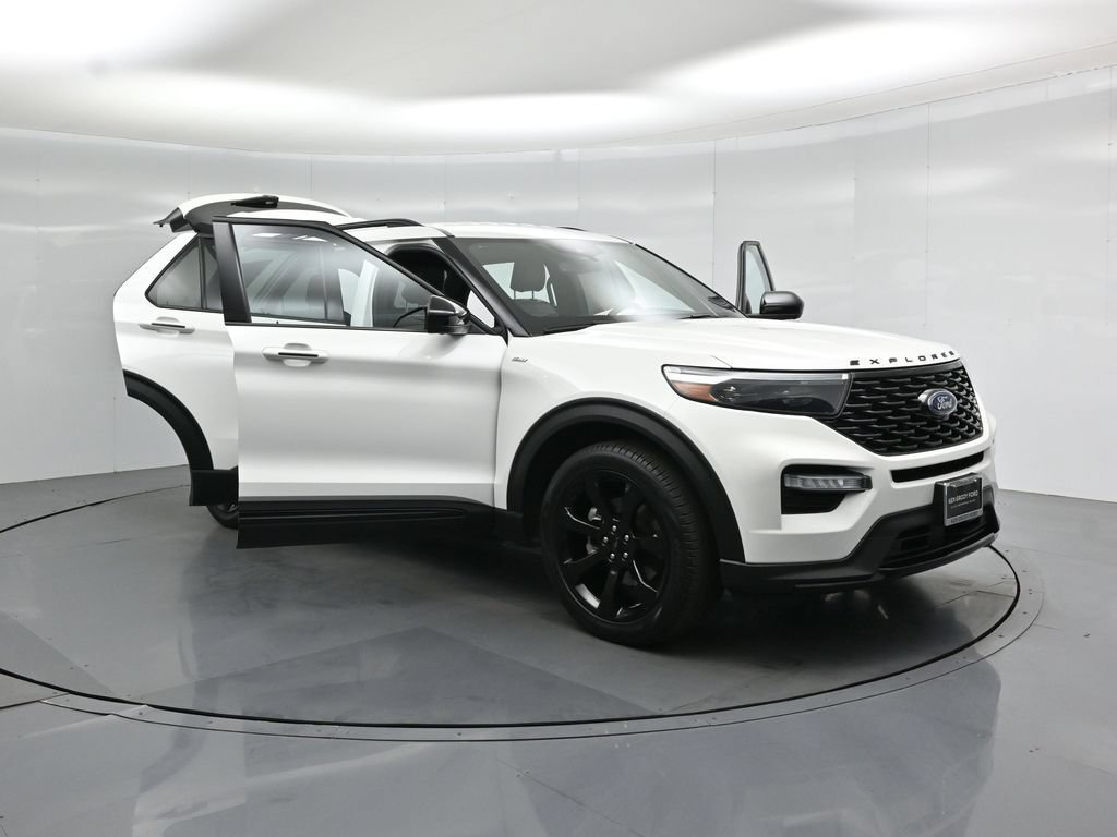 Certified 2023 Ford Explorer ST-Line w/ Class IV Trailer Tow Package RWD image 34