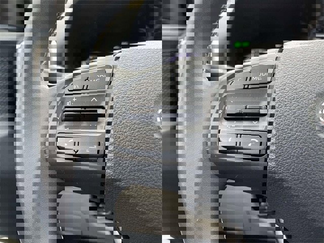 Used 2022 Hyundai Venue Limited image 23