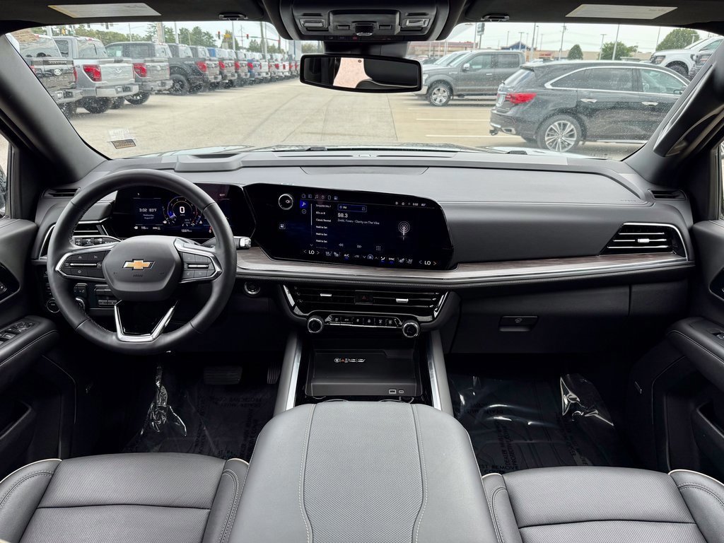 Used 2025 Chevrolet Suburban Premier w/ Sun And Tow Package image 34