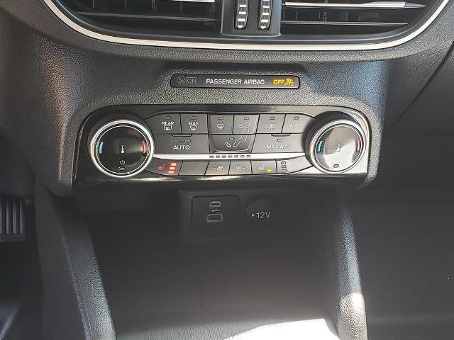 Certified 2022 Ford Escape SE w/ SE Sport Appearance Package image 23