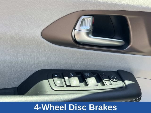 Used 2023 Chrysler Voyager LX FWD image 31