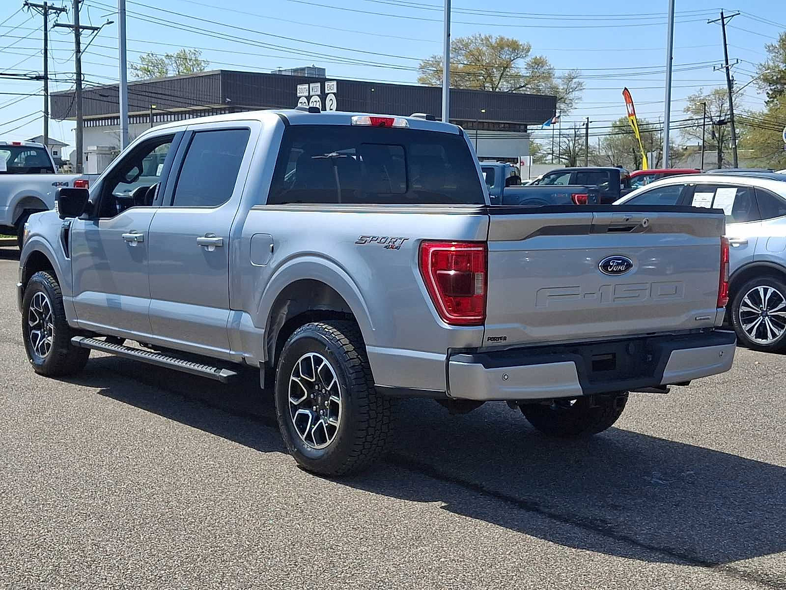 Certified 2022 Ford F150 XLT w/ Equipment Group 302A High image 4