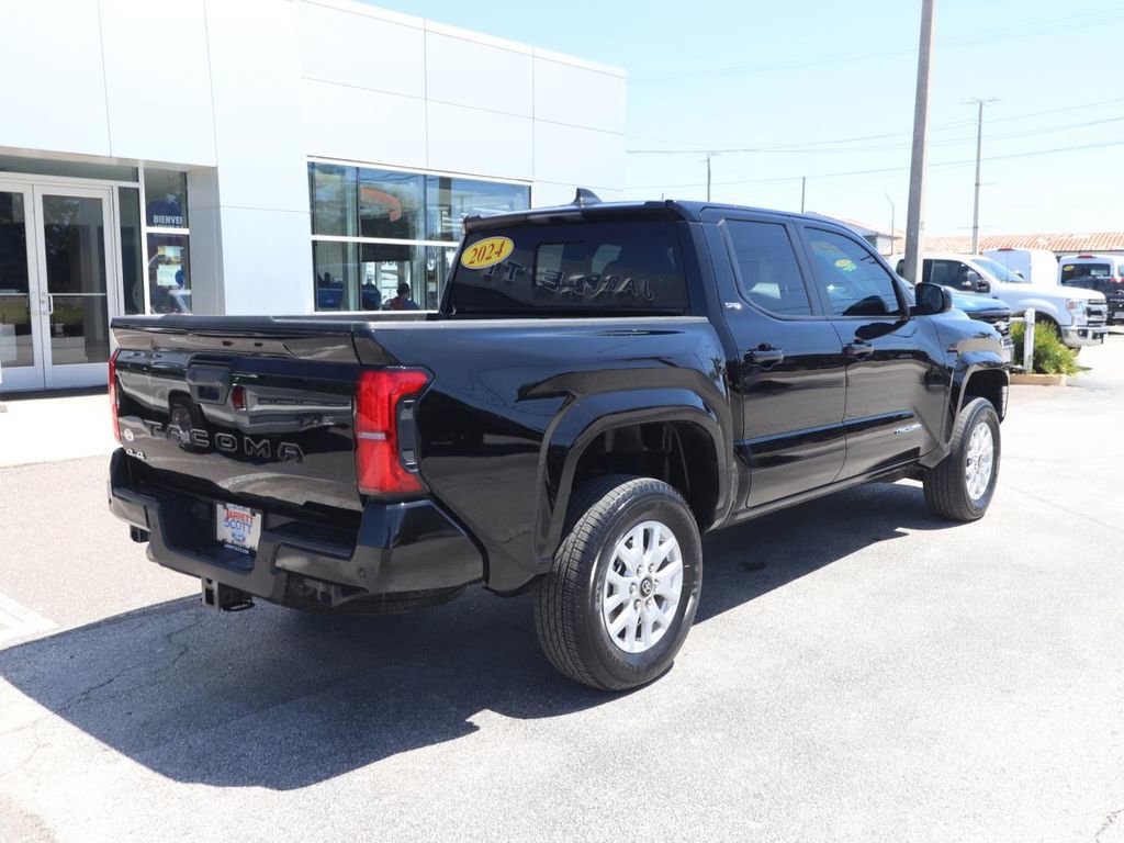 Used 2024 Toyota Tacoma SR5 w/ SR5 Upgrade Package AWD/4WD image 5