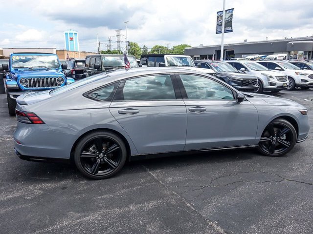 Used 2024 Honda Accord Sport image 11