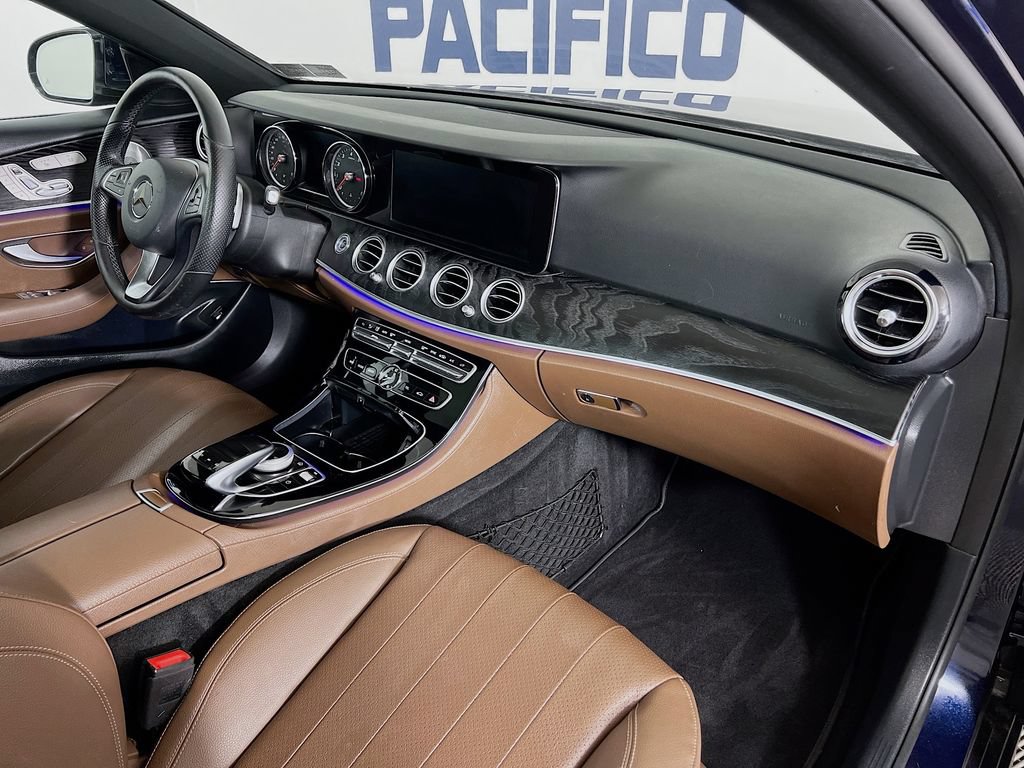 Used 2017 Mercedes-Benz E 300 4MATIC image 31