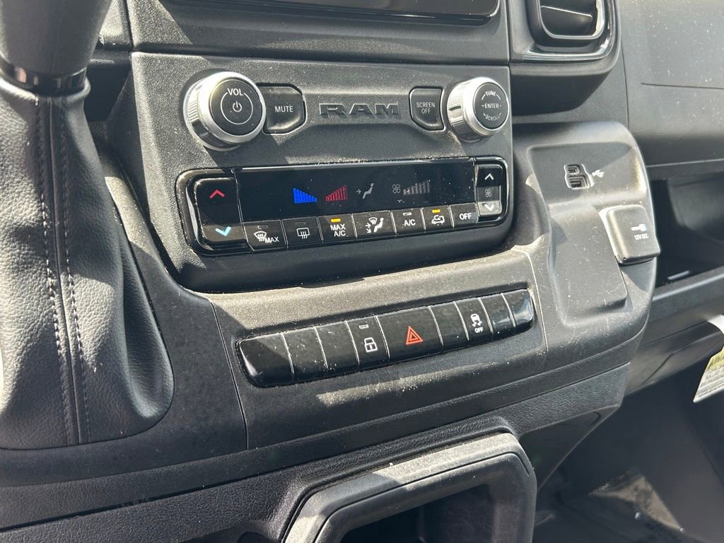 Used 2024 RAM ProMaster 2500 w/ Convenience Group FWD image 33