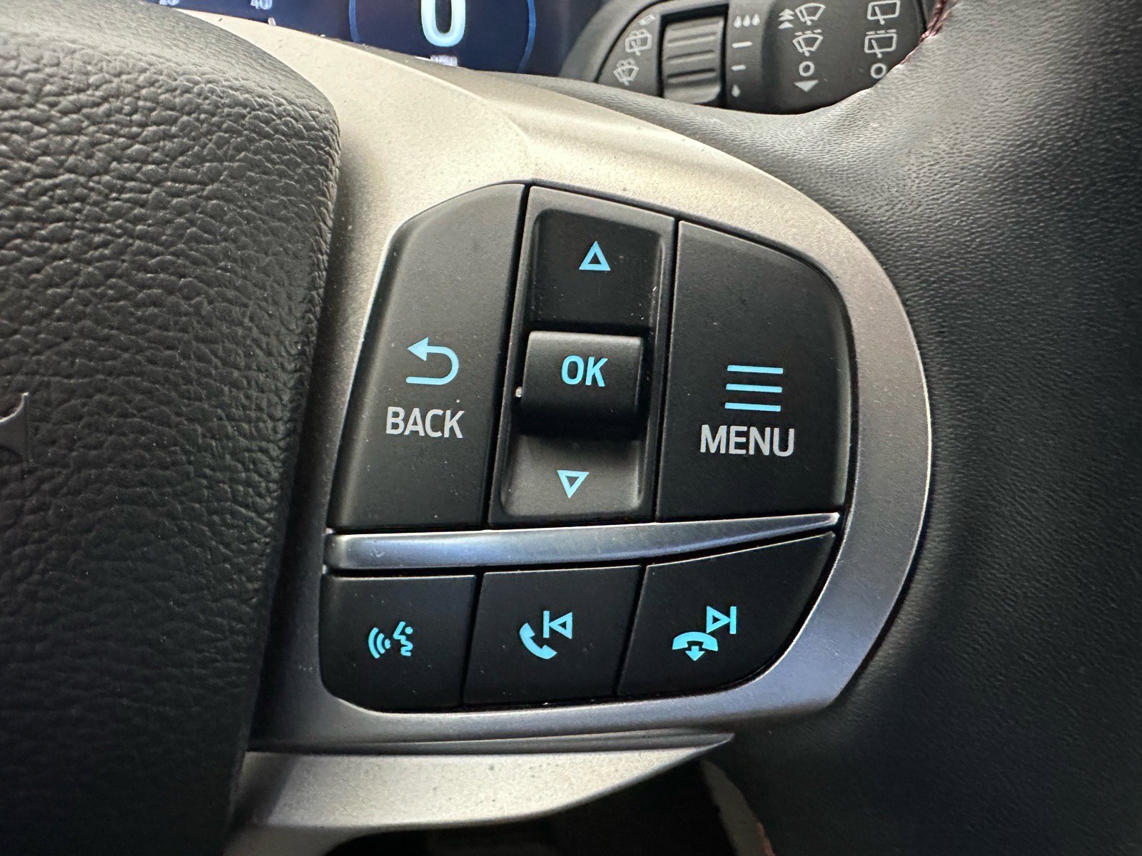 Certified 2025 Ford Explorer Active w/ Active Comfort Package RWD image 39