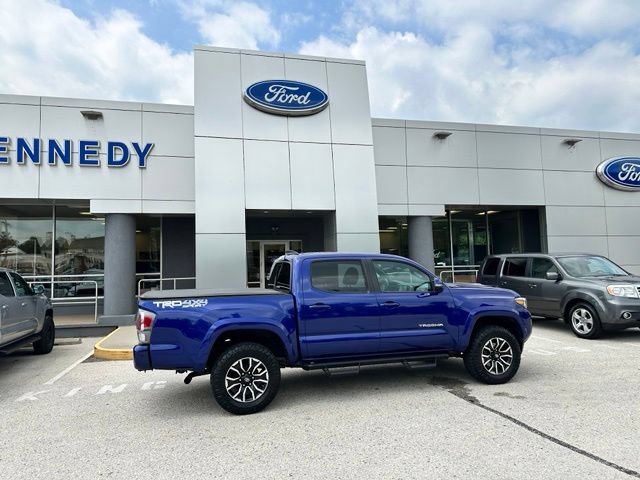 Used 2022 Toyota Tacoma TRD Sport AWD/4WD image 18