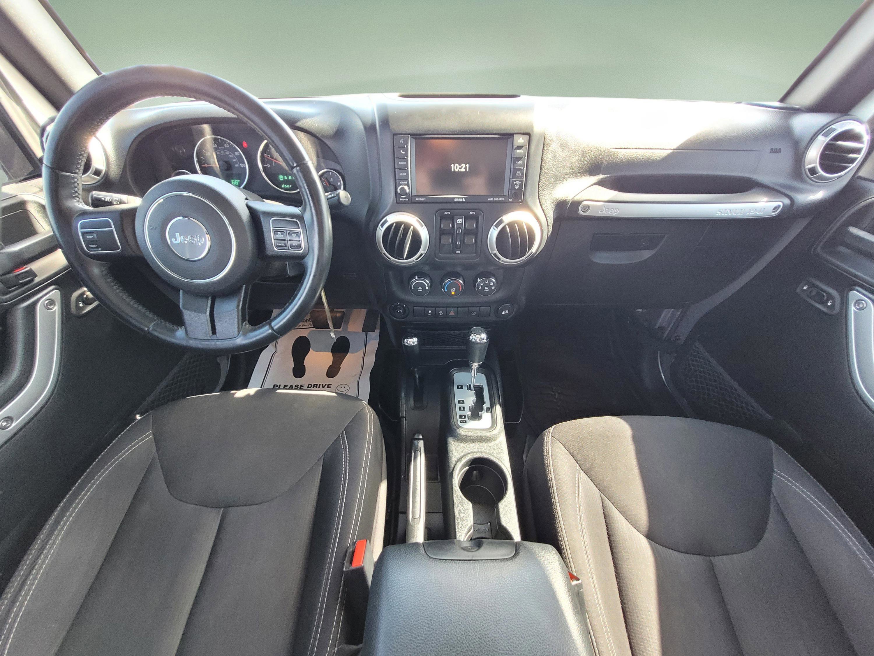 Used 2017 Jeep Wrangler Unlimited Sahara AWD/4WD image 15