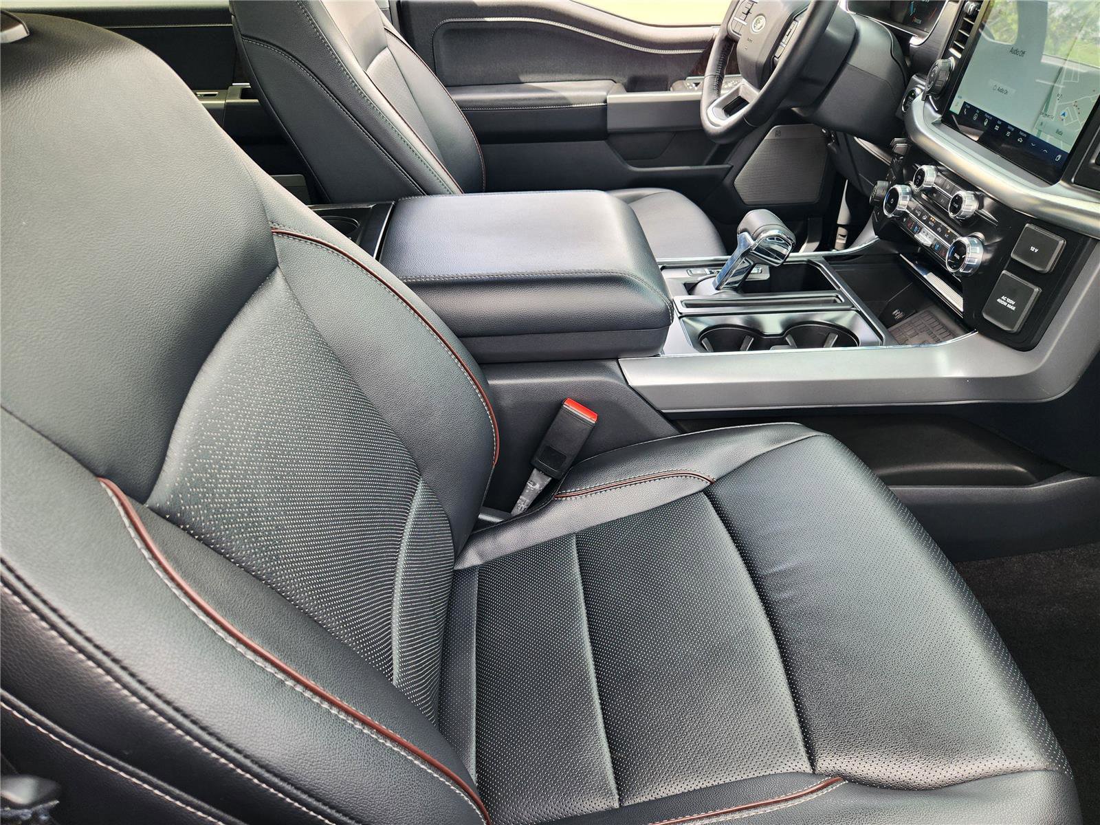 Certified 2022 Ford F150 Lariat w/ Equipment Group 502A High image 12