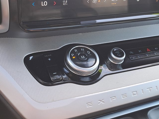 Certified 2025 Ford Expedition Active image 35
