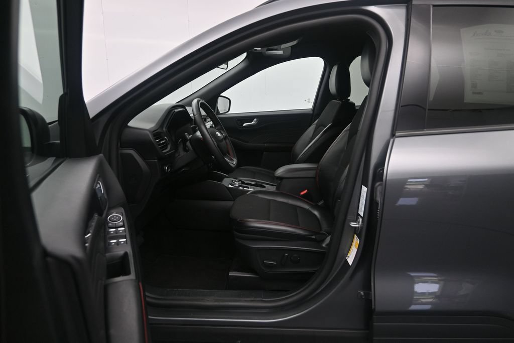 Certified 2025 Ford Escape ST-Line AWD/4WD image 20