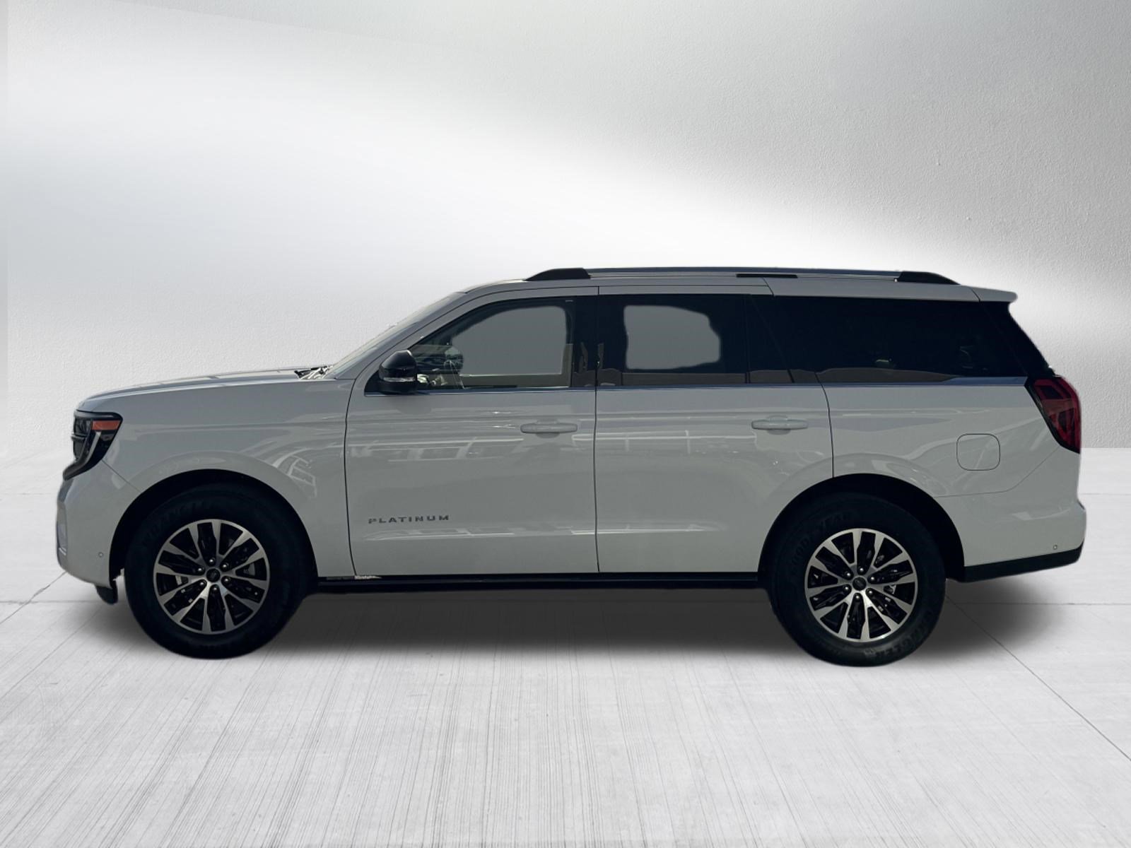 Certified 2025 Ford Expedition Platinum AWD/4WD image 4
