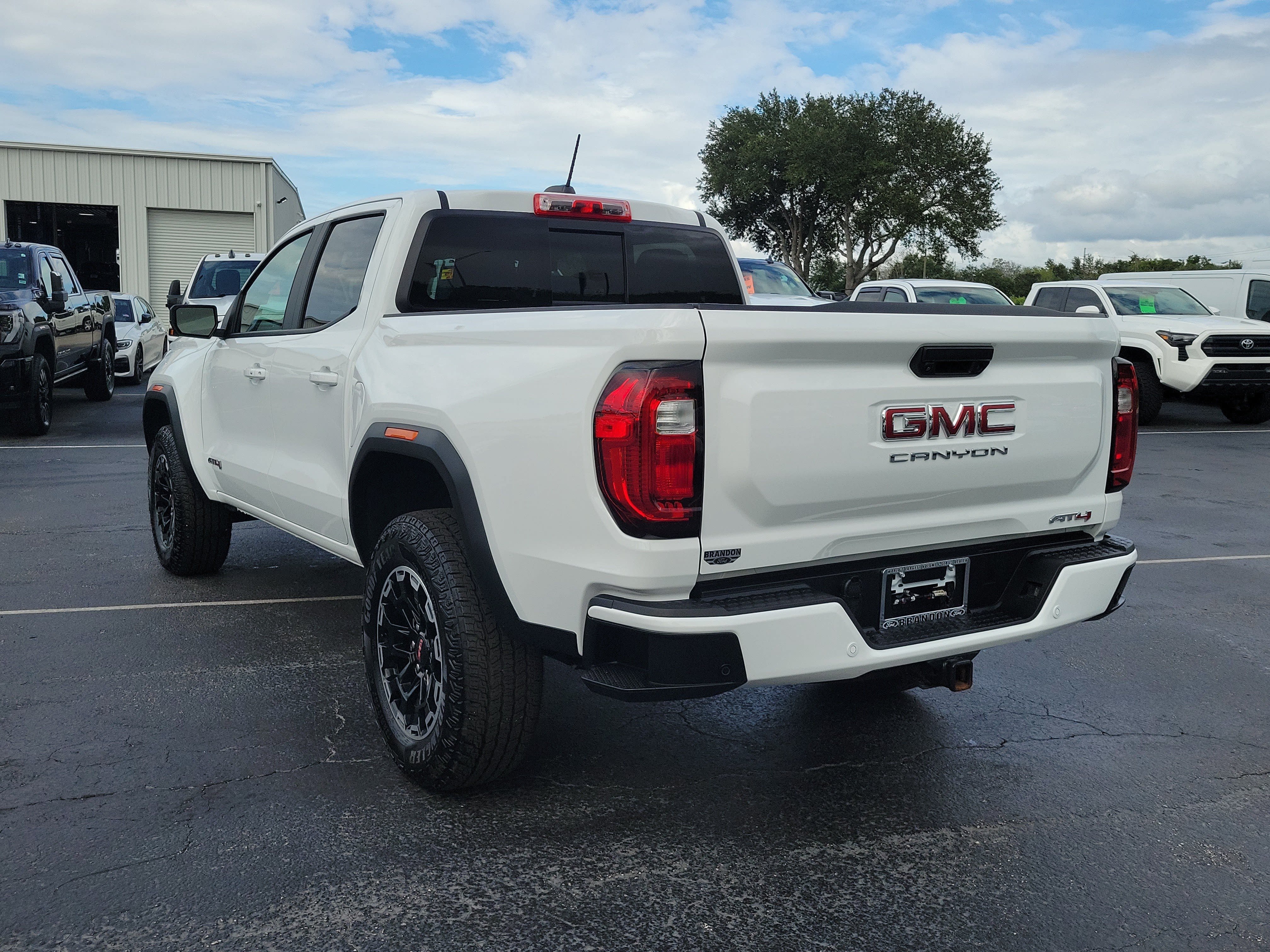 Used 2026 GMC Canyon AT4 AWD/4WD image 7
