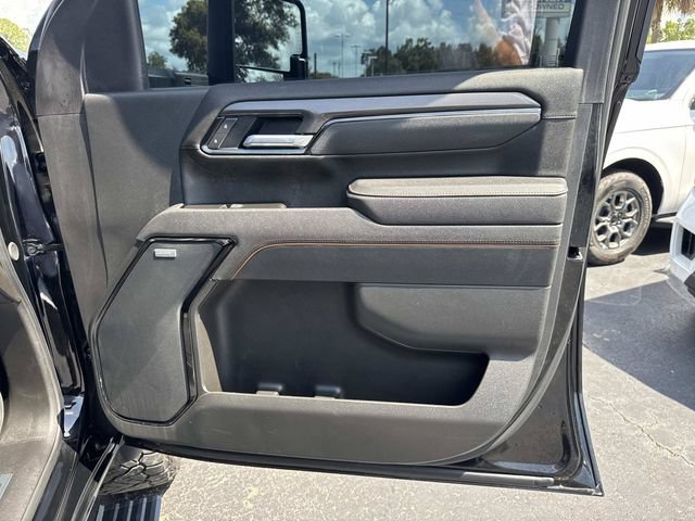 Used 2025 GMC Sierra 2500 AT4 w/ AT4 Premium Plus Package AWD/4WD image 13