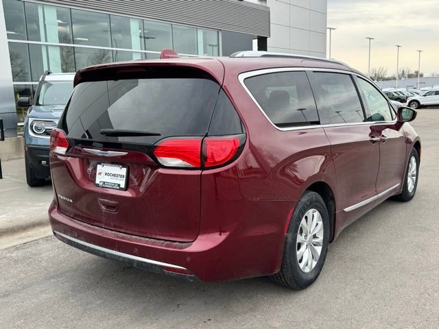 Used 2018 Chrysler Pacifica Touring-L Plus FWD image 3