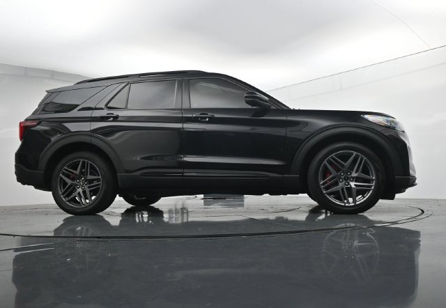 Certified 2025 Ford Explorer ST AWD/4WD image 43