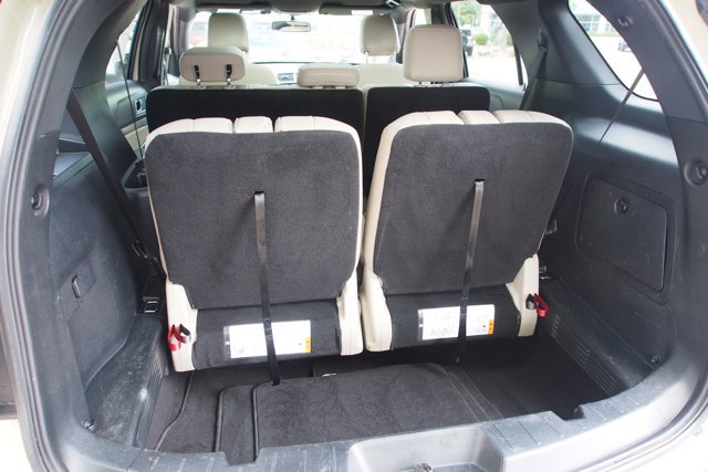 Certified 2018 Ford Explorer XLT w/ Equipment Group 202A FWD image 17
