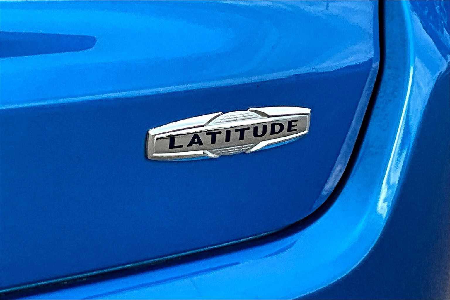 Used 2024 Jeep Compass Latitude w/ Convenience Group image 11