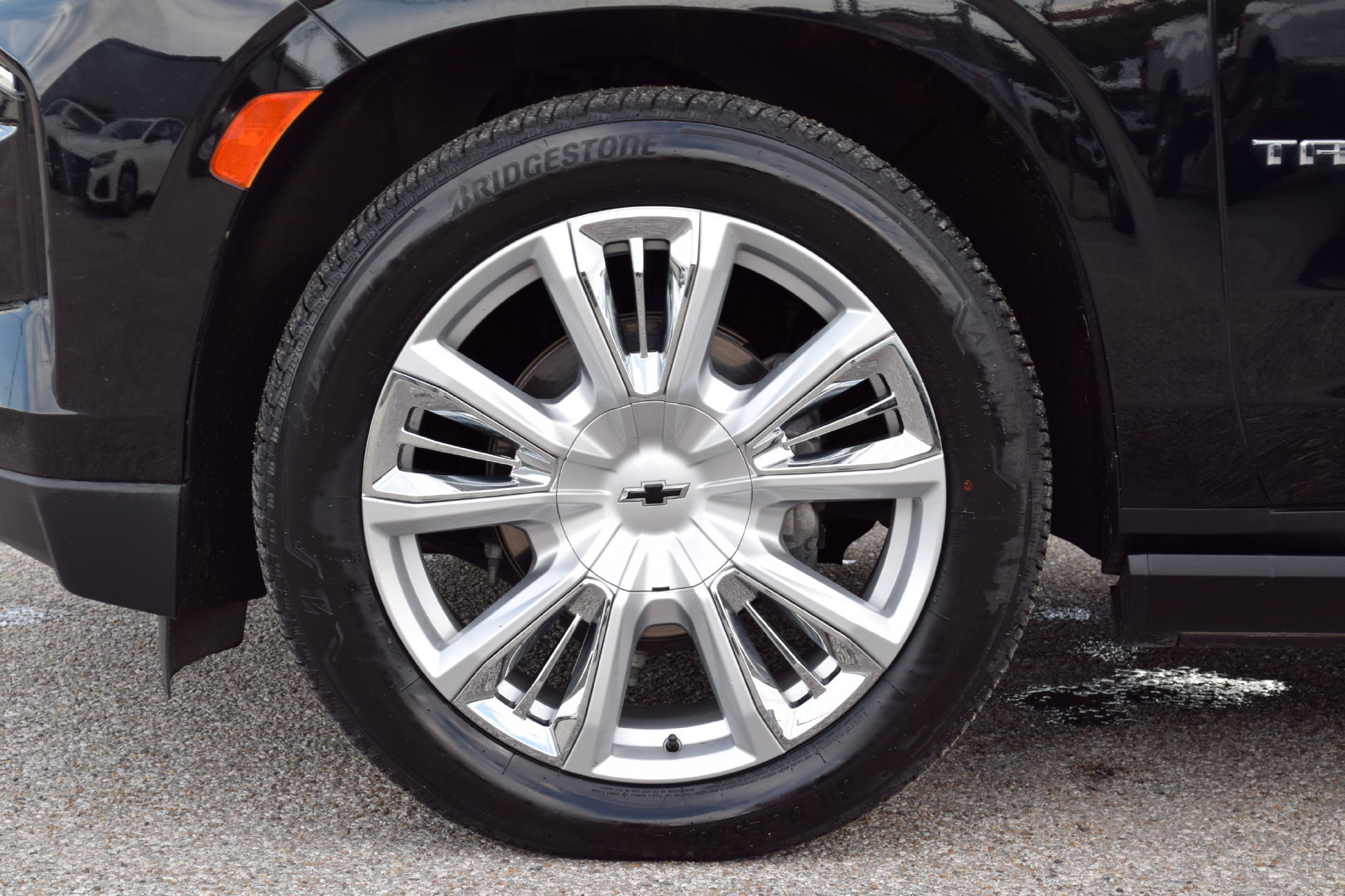 Used 2024 Chevrolet Tahoe High Country w/ Premium Package AWD/4WD image 27
