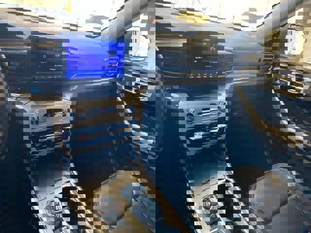 Certified 2021 Ford Explorer XLT w/ Equipment Group 202A image 15