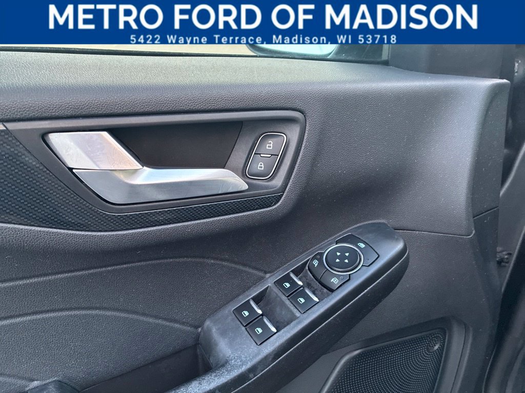 Certified 2025 Ford Escape ST-Line AWD/4WD image 10