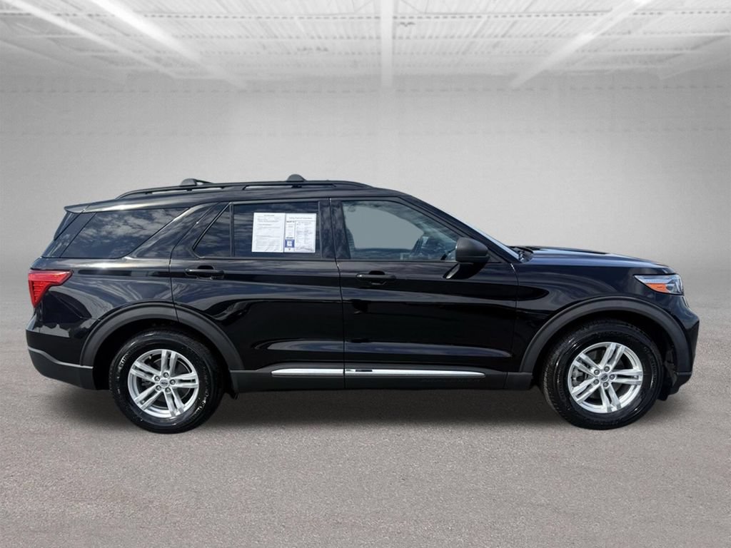 Certified 2021 Ford Explorer XLT RWD image 3