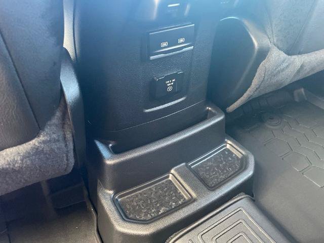 Used 2022 Jeep Wrangler Unlimited Sahara w/ Cold Weather Group AWD/4WD image 28