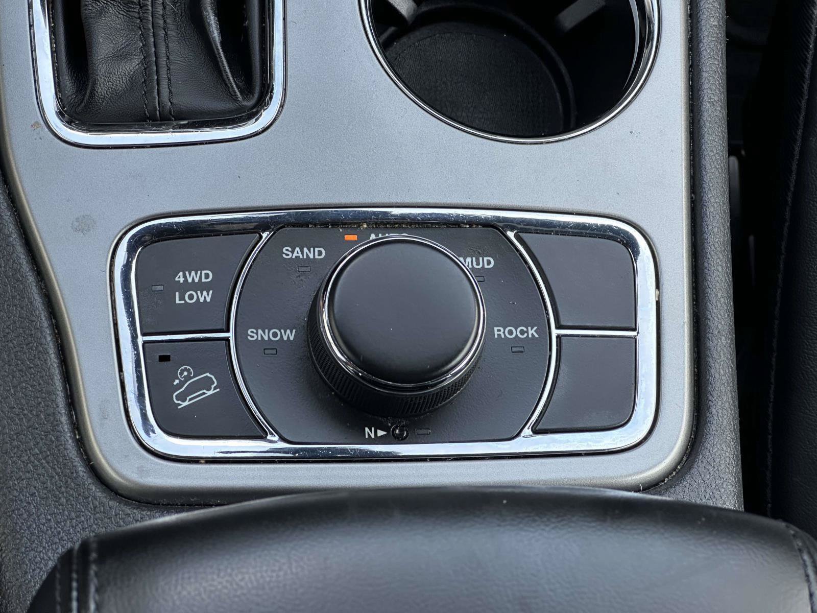 Used 2020 Jeep Grand Cherokee Limited AWD/4WD image 21