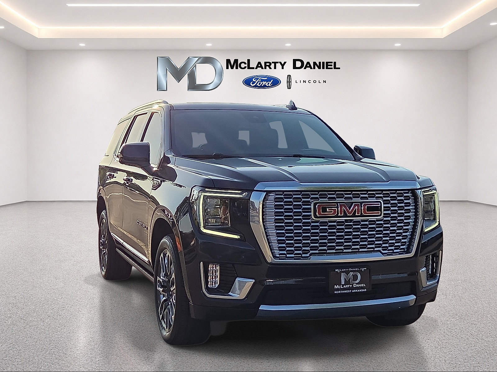 Used 2023 GMC Yukon Denali AWD/4WD image 1